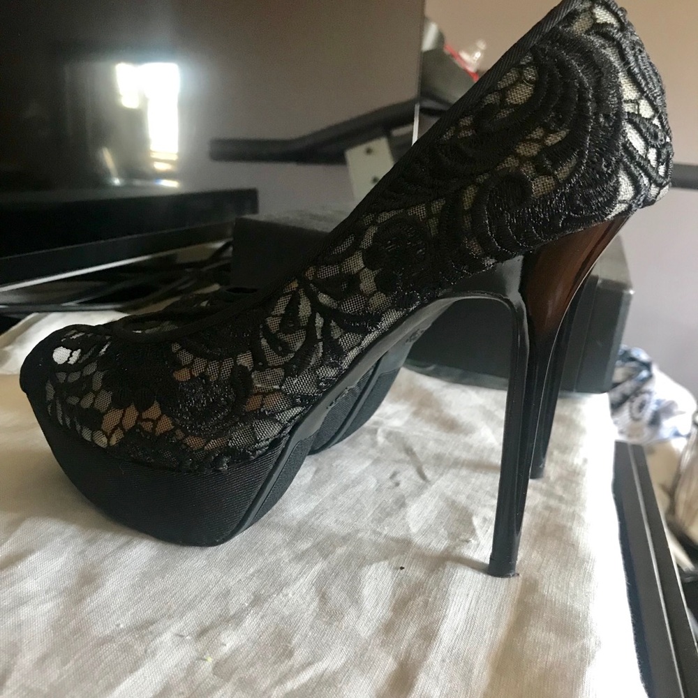 Lace patterned platform heels - Picture 2 of 4